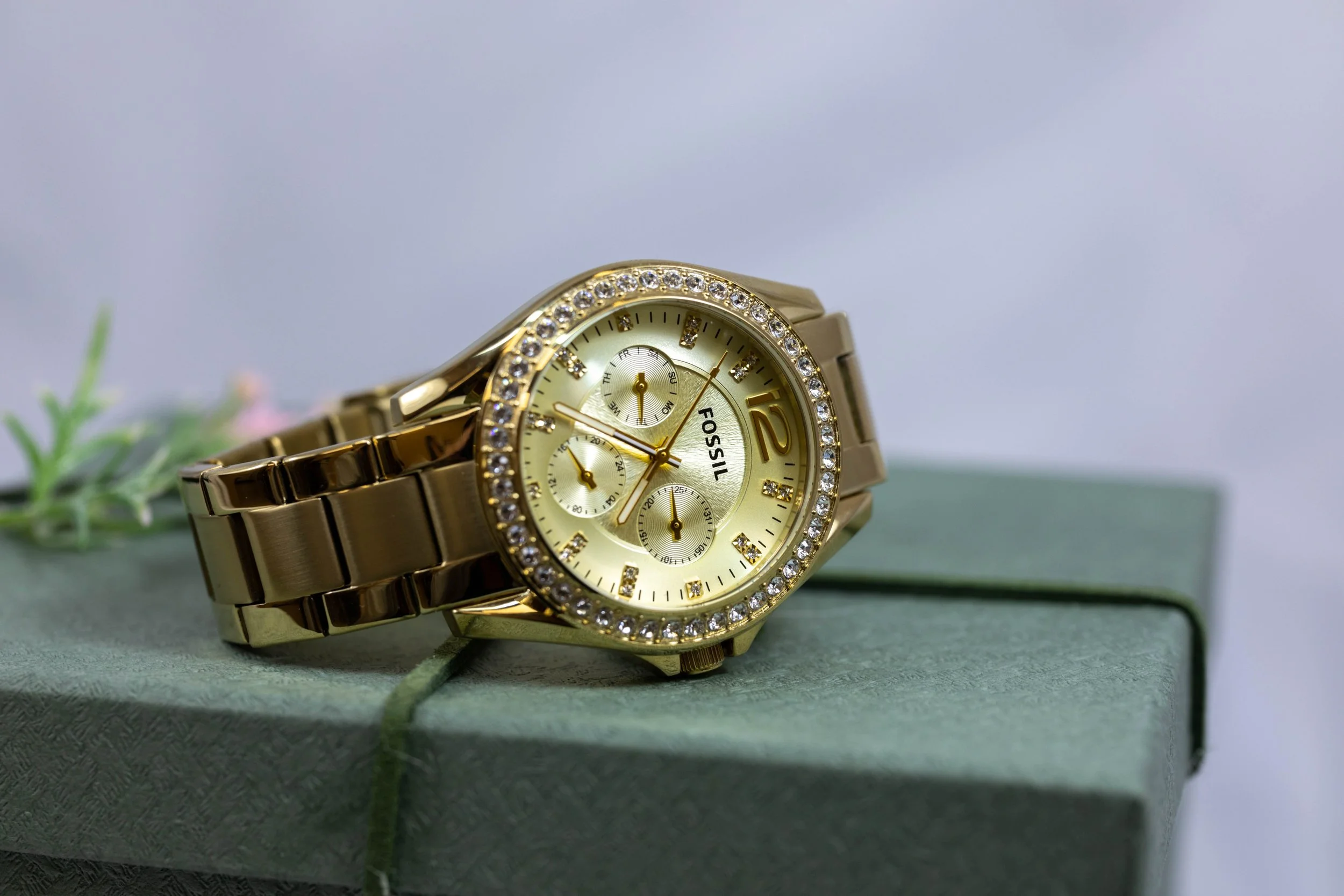 Fossil 2025 riley gold